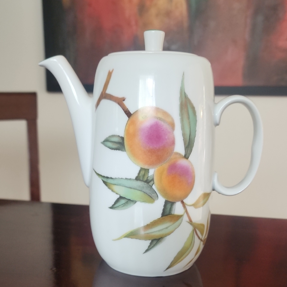 Royal Worcester Evesham Vale Coffee Pot with Lid England Vintage 1986 Fruit - Picture 2 of 7